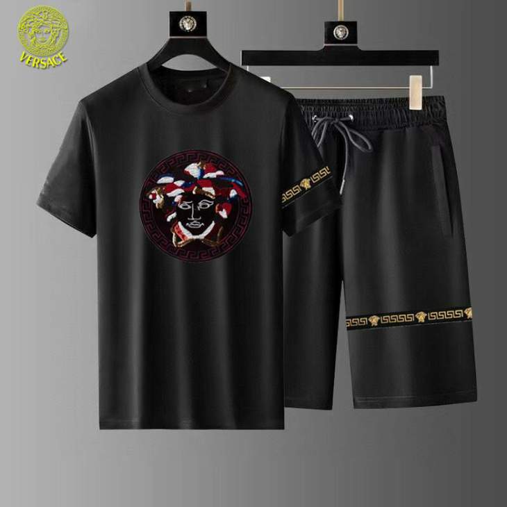 Picture of Versace Shirt Pant Suits _SKUVersaceM-3XL12yx6424814